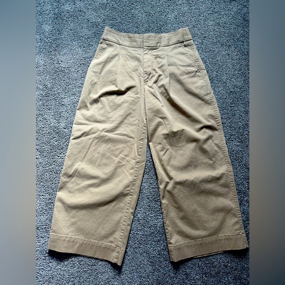 Gap wide leg cropped khaki size 6 - Picture 1 of 3